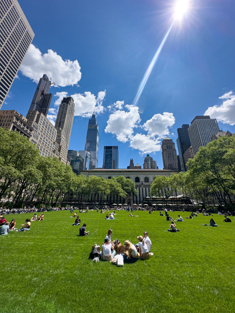 Bryant Park tweet media