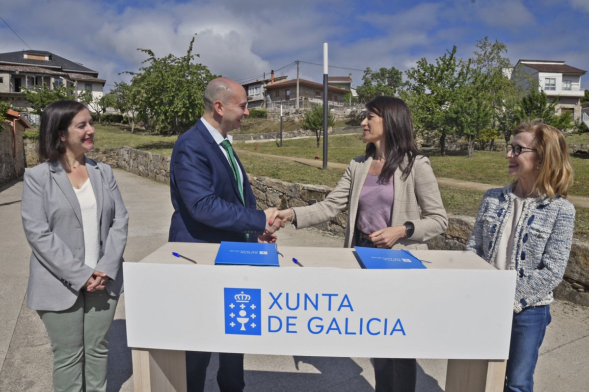 🗣️ Seguimos axudando aos concellos en humanizacións de espazos públicos, sempre co obxectivo de mellorar a calidade de vida da veciñanza e seguir fixando poboación.

👉 Neste caso visitamos Toén, Ourense, para anunciar un investimento de máis de 456.000€ nestes obxectivos