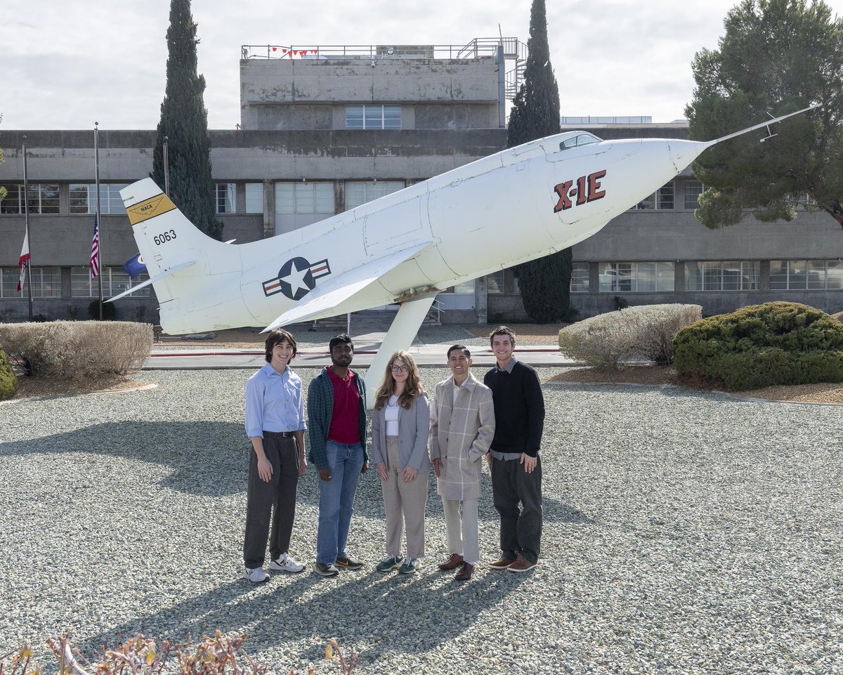 NASA's tweet image. Launch your career with an internship at NASA! 🚀
Our internship programs provide training, mentoring, and career development. Submit your Fall 2025 application before Friday, May 16, 11:59pm ET: go.nasa.gov/43iJmRQ