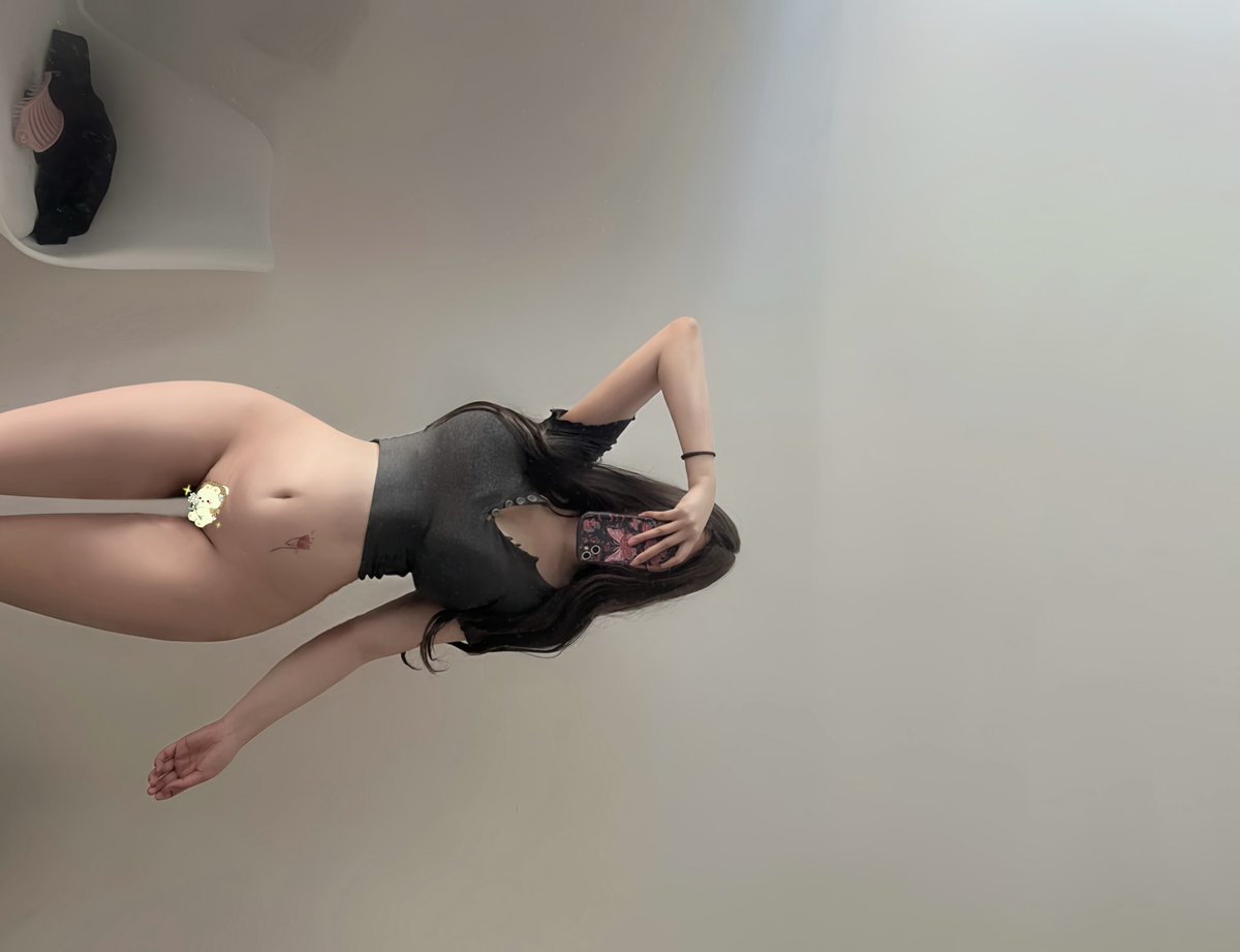 36D翘臀极品高跟黑丝女王 (@yuiodlm) on Twitter photo 