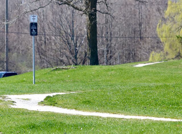 HometownNewsLC's tweet image. Smiths Falls council is reviewing a $1.285M plan to revamp the town’s trail network. They’re pushing for better accessibility, clearer costs, and lighting improvements.

Here’s what you need to know: hometownnews.ca/sf-council-tra…

#SmithsFalls #TrailNetwork #HometownNewsSF