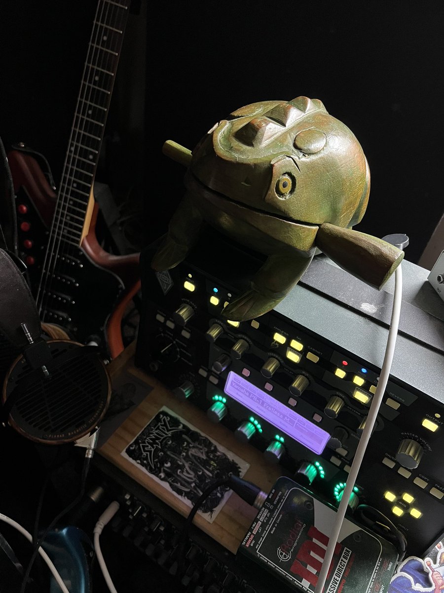 Garry B. (SALLOW MOTH) tweet media