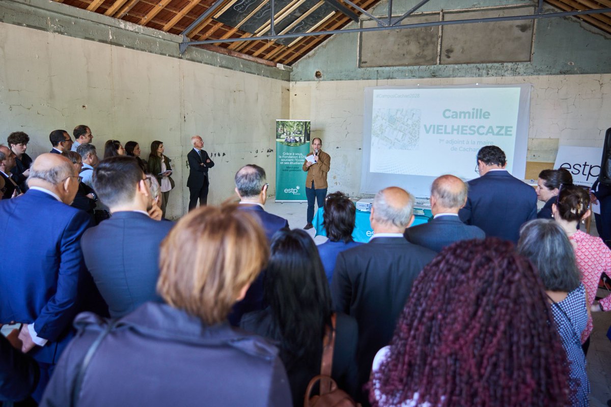 Première pierre posée pour le Campus Cachan 2028 🎉

Oxygen était aux côtés de l'ESTP - Grande école d'ingénieurs de la construction pour faire rayonner l’événement dans les médias. 

Une belle couverture et un projet d’avenir au cœur de la ville durable ! 👏

#CampusCachan2028