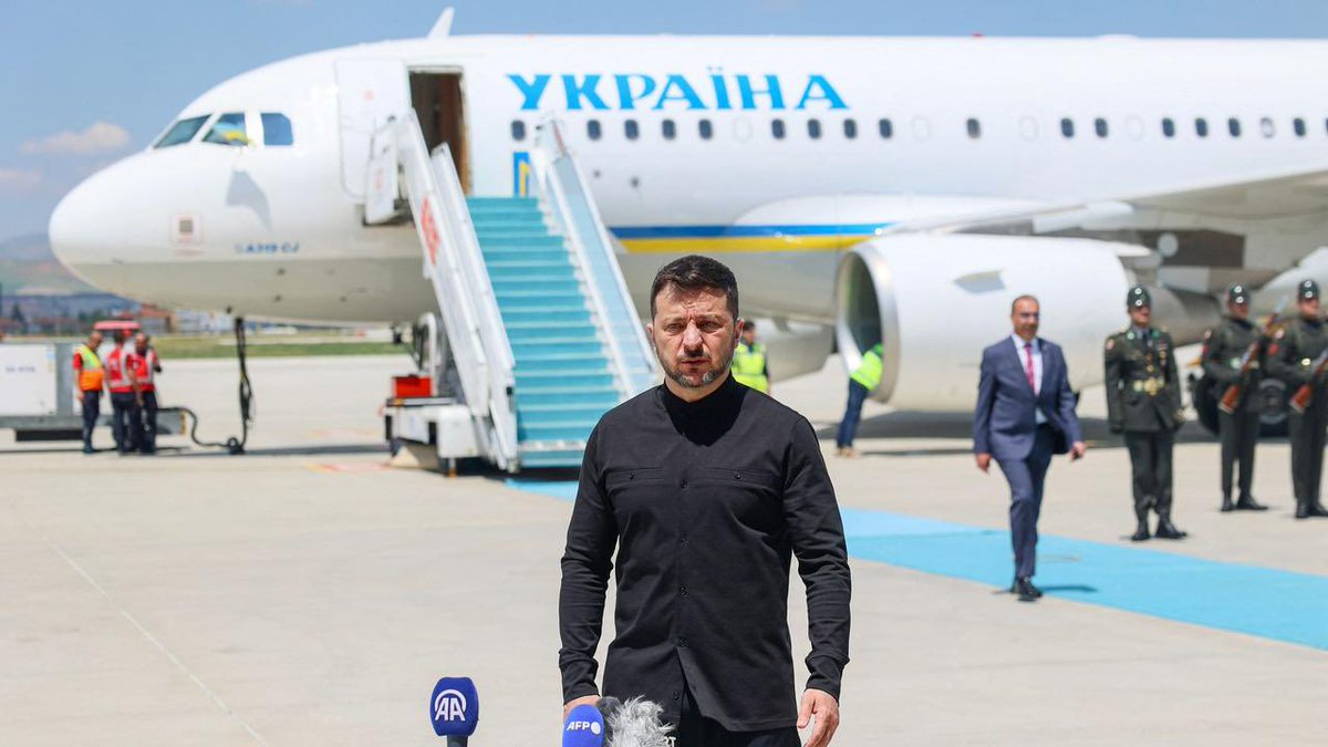 bluhue123's tweet image. President Zelensky arrives in Turkey to seek peace, but Putin is a No-Show.
Who else stands with Zelensky and Ukraine?
Please wave a 🇺🇦