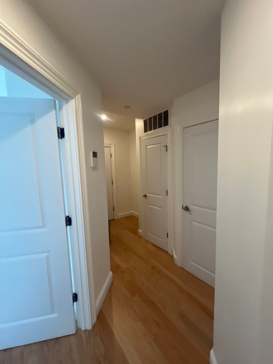 ProlinePaintin3's tweet image. Fresh paint, fresh perspective! 🎨✨ Our team gave these interior walls a clean, modern update—proof that a little fresh color can completely transform your space. #InteriorRefresh #PaintPerfection