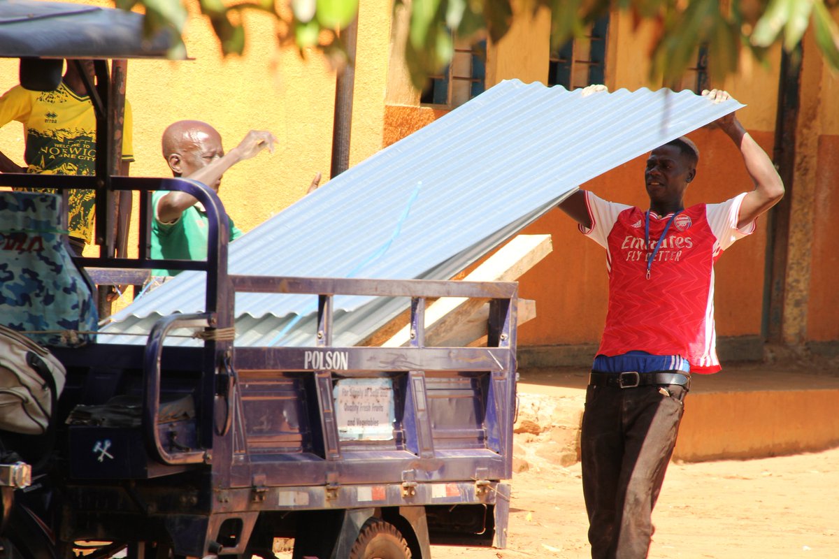 #KerKwaroAcoli updates - we successful delivered 100 iron on an earlier donation of 100 sheets to Pagen Primary School today to roof some of their deplorable classrooms. 
#HisRoyalHighness #LawirwodiMeAcoli
#OnenDavidAcanaII #RoyalMediaTrail