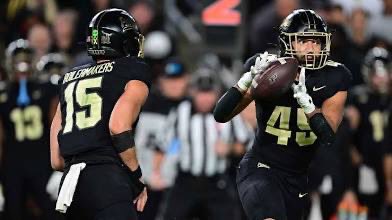 Temorris Campbell @gorilla3x__ (@tcampbelljr0) on Twitter photo Extremely! blessed to receive an offer from Purdue University #boilermakers #AGTG <a href="/coach_aaron_89/">Aaron 🎭⏳⚃⚄⚅</a> <a href="/Dameon8/">Coach Jones.</a>
<a href="/Nadeboyz/">Chaminade-Madonna Football</a> Extremely! blessed to receive an offer from Purdue University #boilermakers #AGTG <a href="/coach_aaron_89/">Aaron 🎭⏳⚃⚄⚅</a> <a href="/Dameon8/">Coach Jones.</a>
<a href="/Nadeboyz/">Chaminade-Madonna Football</a>