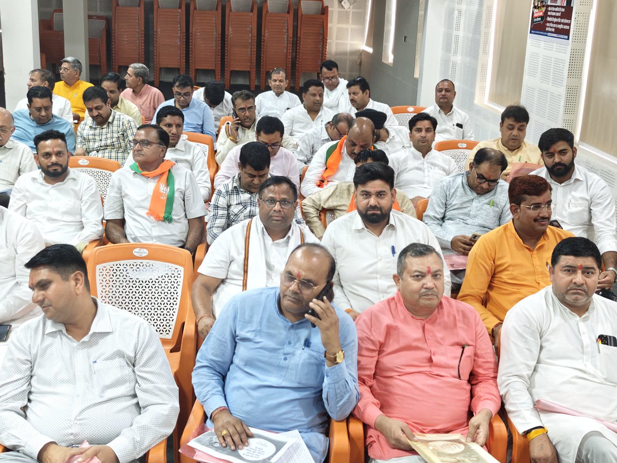 rajsainijind's tweet photo. "न्याय वह नींव है, जिस पर एक मजबूत और समृद्ध राष्ट्र का निर्माण होता है।"
राष्ट्रीय स्वयंसेवक संघ की सोच को आगे बढ़ाते हुए, भारतीय जनता पार्टी ने लोकमाता रानी अहिल्याबाई होलकर की 300वीं जयंती के उपलक्ष्य में लगातार 10 दिनों तक कार्यक्रम आयोजित करने का निर्णय लिया है। https://t.co/jlQOhaZMhT