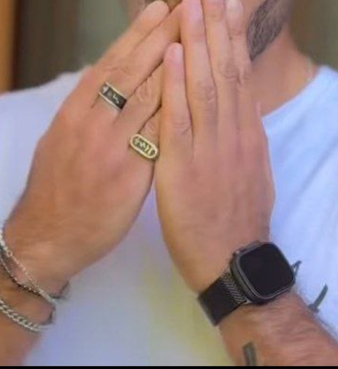 alessan07670205's tweet photo. Le parole contano poco quando i gesti dicono tutto❤️😭....amore infinito❤️....#helevier #javi7 https://t.co/N4FYYZNt3F