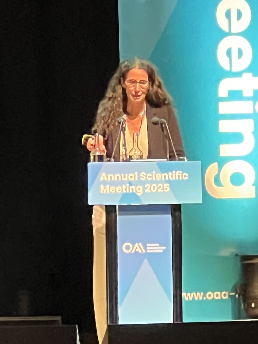 Dr Honey Thomas presents on “Pacemakers/ICDs in the #OBAnes patient” at #OAA25ASM.