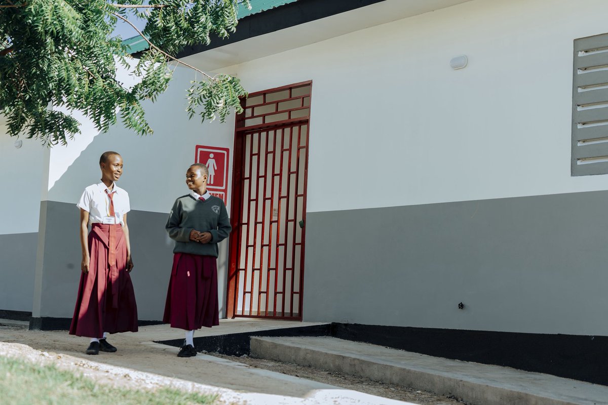 FMFound's tweet photo. Tulikua tunateta kwamba kabla ya ujenzi wa madarasa basi wazingatie vyoo na ikitokea ujenzi wa darasa basi waongeze matundu mawili ya vyoo pamoja na maji safi na tiririka. Severine Allute kutoka MHH Coalition Tanzania. #FMFProjects #SWASH #QualityEducation https://t.co/vEJqYnbrfm