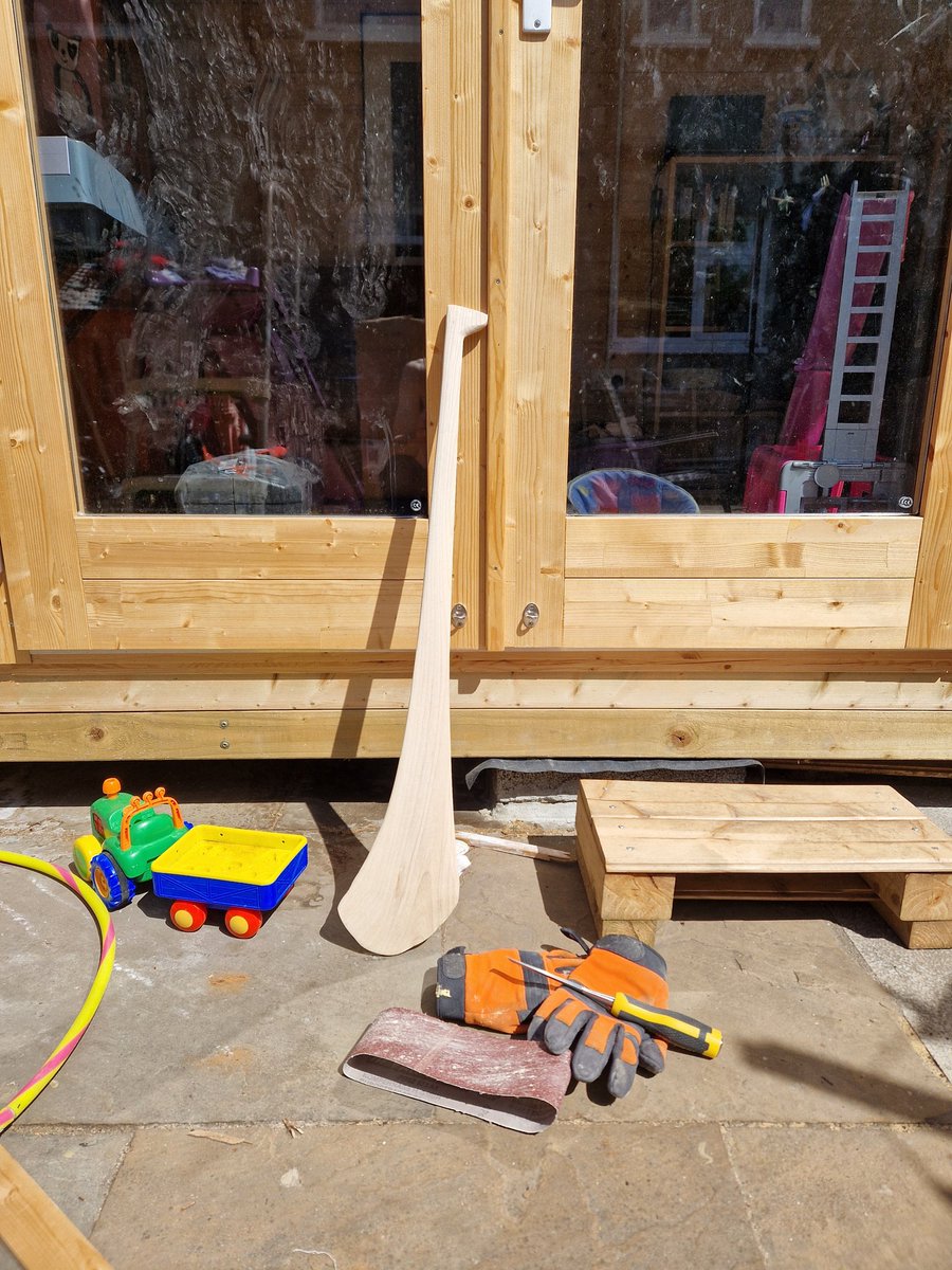 New hurley. Just finished. It's beautiful. Perfect weight, sublime spring. The plank i made it from was seasoned about 6 years. We live for stuff like this