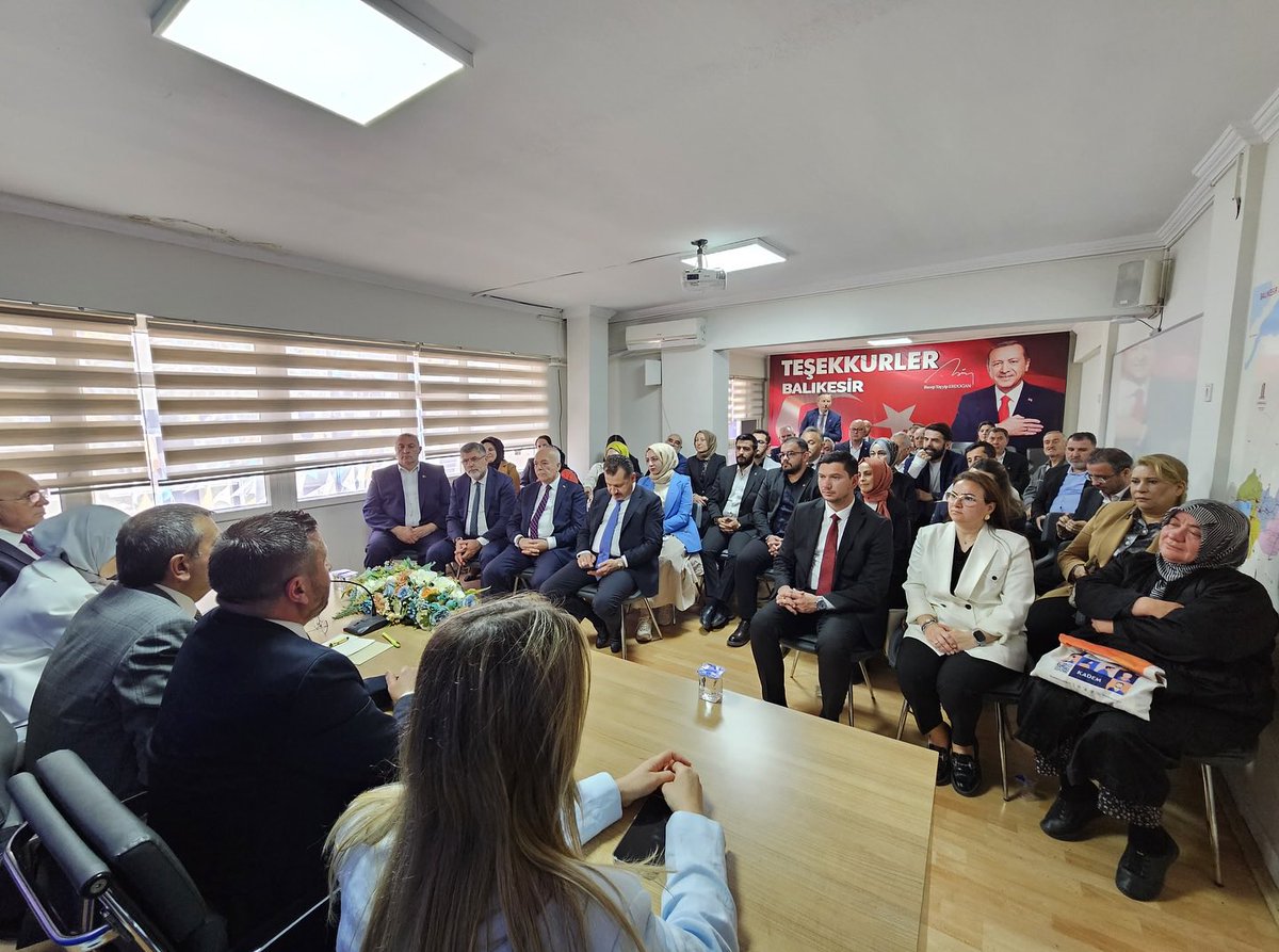 Milli Eğitim Bakanımız Sayın Yusuf Tekin’i Balıkesir’e teşrifleri vesilesiyle İl Başkanlığımızda ağırlamaktan büyük bir memnuniyet duyduk.

Sayın Bakanımızın ilimize gerçekleştirdikleri nazik ziyaretleri ve şehrimize gösterdikleri ilgiden dolayı şükranlarımızı sunuyoruz.