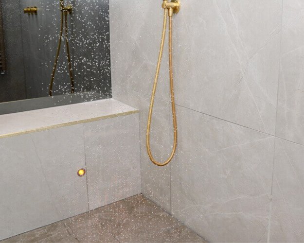wetroomexperts's tweet image. Here are some further photos showing off this sleek wetroom with shining hardware and Infinity channel ✨
