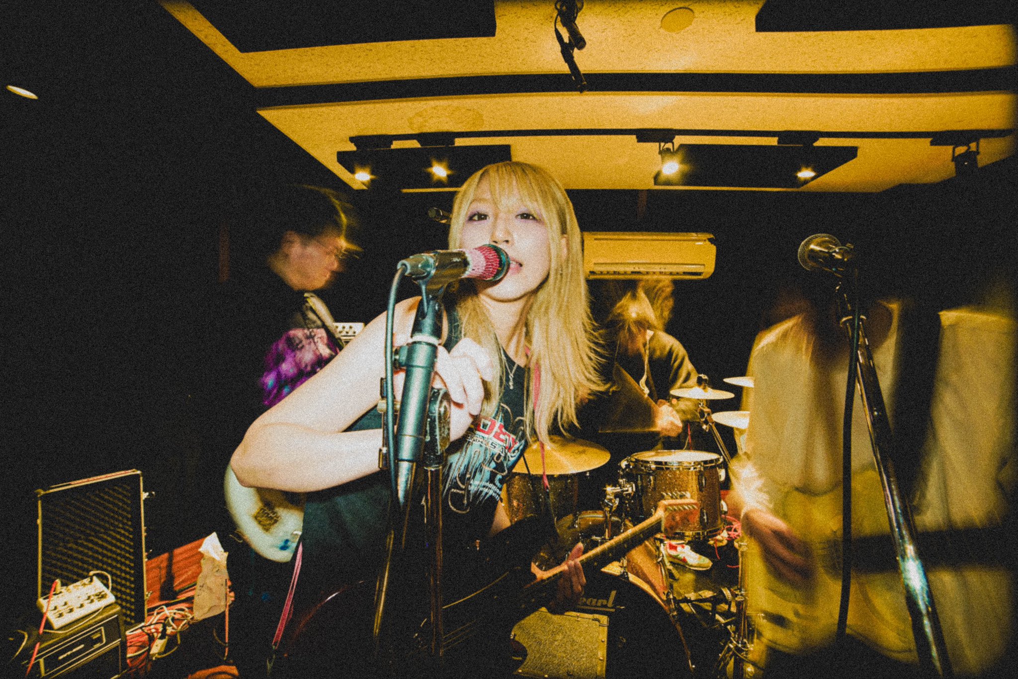 人気のファッションブランド！ おやすみホログラム (@oysm_hologram) / X 邦楽