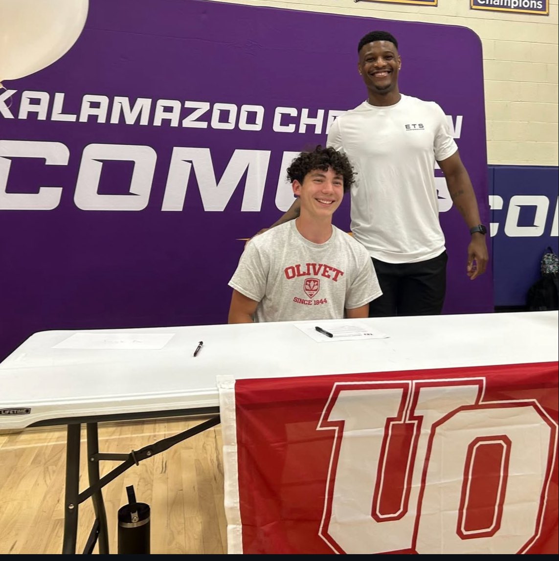 JackAyotte22's tweet image. Blessed. #AGTG #gocomets #itstheU 
@CoachKevion @PersuitUnited @OlivetAthletics