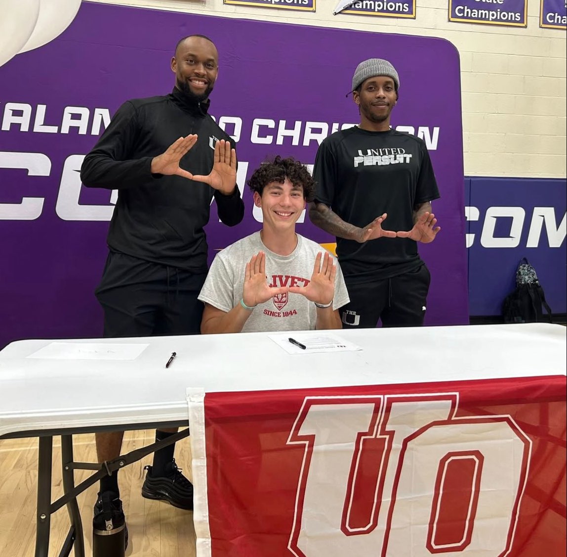 JackAyotte22's tweet image. Blessed. #AGTG #gocomets #itstheU 
@CoachKevion @PersuitUnited @OlivetAthletics