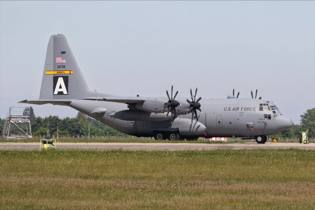 RCTAM94th's tweet image. A C-130 Hercules from the 94th Airlift Wing, Dobbins ARB, Georgia, arrived at RAF Mildenhall yesterday with special 'Square A' markings of our 94th Bomb Group. We will also be welcoming the crew at the museum soon for a tour around the museum.
Photo credit :Alessandro Ledda