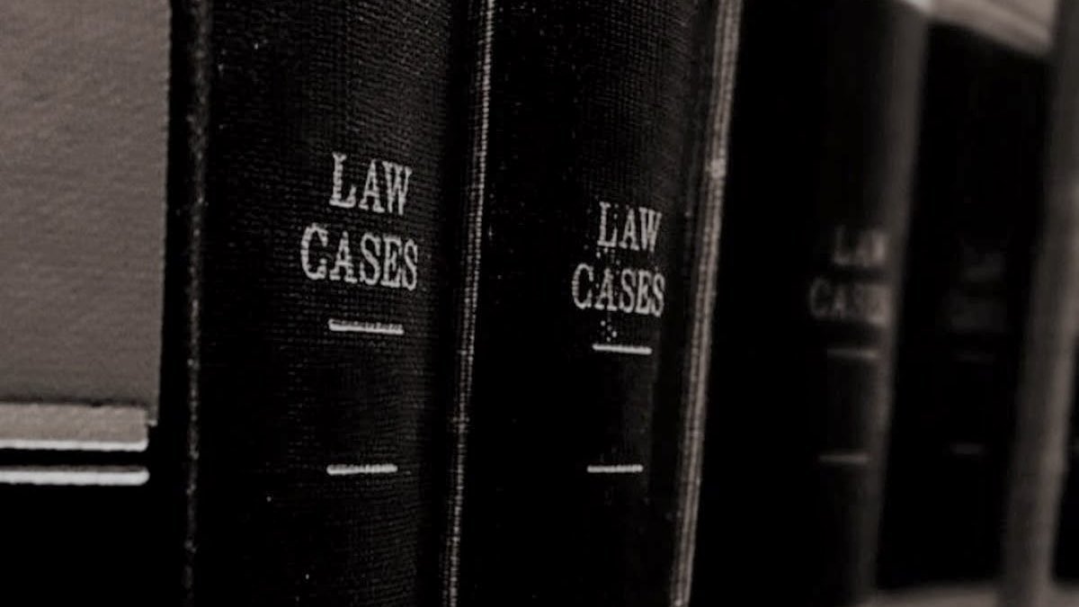 jenquixotic's tweet image. doorway dilemmas.
— an #ashdres au, wherein

avery's heart has always known one name. august is knee-deep in hookups &amp;amp; denial. but somehow, two backburners end up getting a little too close. what starts as a deal turns into something neither of them planned for.