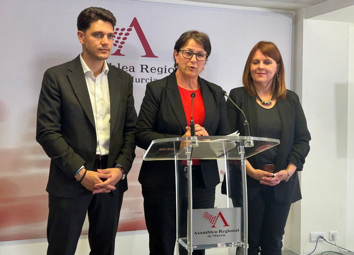 Hoy sacamos adelante una moción desde el GPS, para que el Gobierno Regional cree una feria de la Cultura en nuestra tierra donde se exhiba nuestro talento en todas sus disciplinas y fuera de nuestras fronteras. Una feria que cree industria y turismo. Amor por la cultura