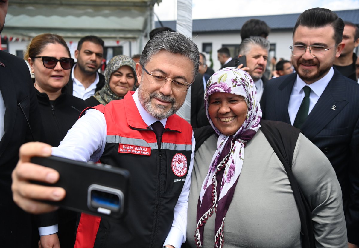 ibrahimyumakli's tweet photo. 💬 “Hayvan sağlığı, halk sağlığıdır.” anlayışıyla, Hayvancılık Yol Haritamızın önemli başlıklarından biri olan hayvan hastalıklarıyla mücadelemizi Veteriner Yol Kontrol ve Denetim İstasyonları ile güçlendiriyoruz.

📍 Erzurum, Elazığ, Ankara ve Çankırı’dan sonra Kayseri’de hizmete aldığımız istasyonla, hayvan hareketliliğini etkin biçimde izliyor, sürdürülebilir, verimli, kaliteli ve sağlıklı üretim için kararlılıkla çalışıyoruz.

Hayırlı, uğurlu olsun.