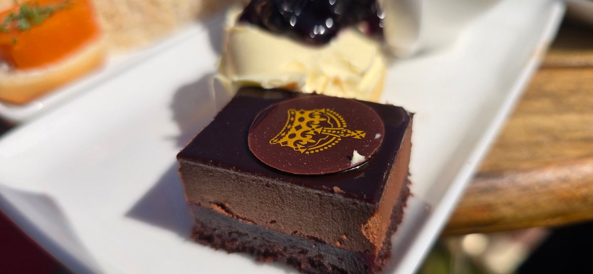 Honoured to represent @ConstructYouth at HM The King’s Garden Party at Buckingham Palace.👑

Proud to support young people into construction careers.🫡

Grateful to our Patron, HRH The Duke of Gloucester, for the kind invitation.💫

#RoyalGardenParty #YouthInConstruction