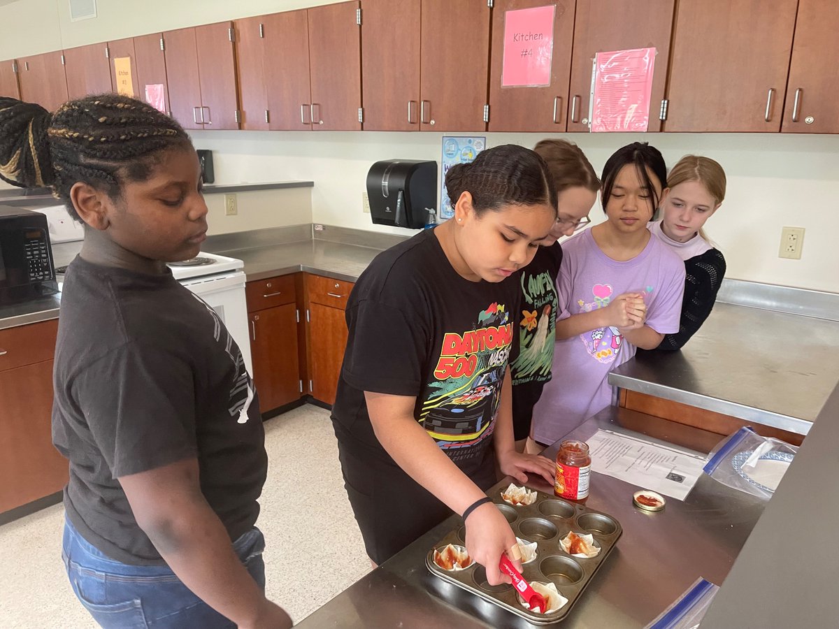 Some of Mrs. Terry’s 6th grade Home &amp; Careers classes made Pizza Cups! Always a student favorite!! 🍕 <a href="/CHepburnChange/">Dr. Corey T. Hepburn</a> <a href="/GreeceCentral/">Greece Central</a>
