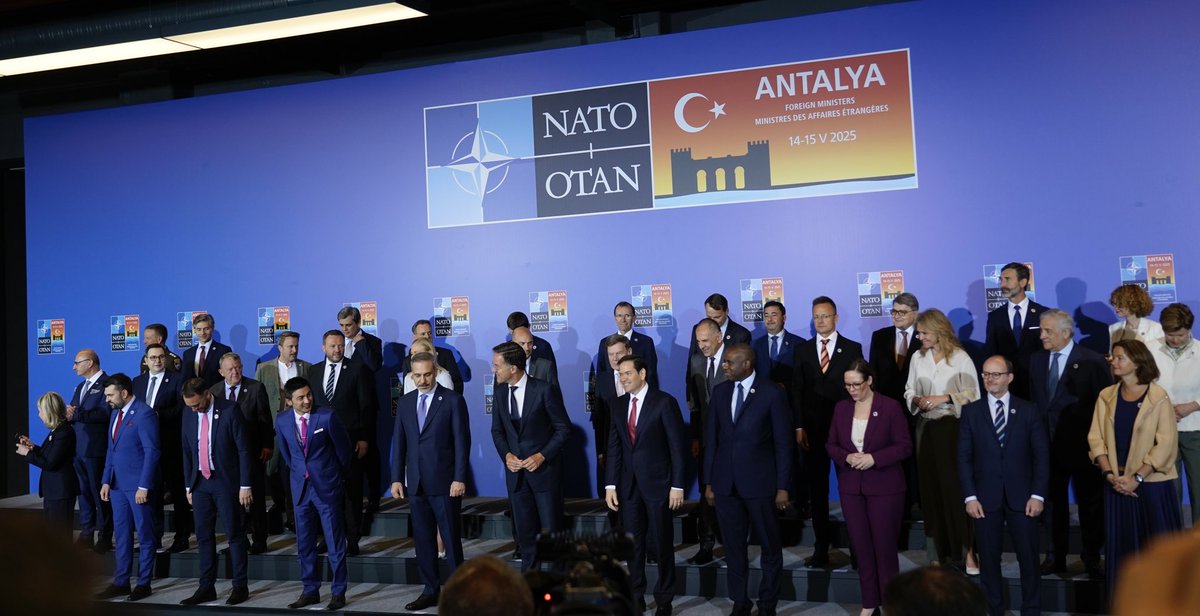 UM <a href="/larsloekke/">Lars Løkke Rasmussen</a>: ”Ingen tvivl om, at vi skal øge vores forsvarsudgifter i <a href="/NATO/">NATO</a> som svar på forværret trusselsbillede. Fokus på styrkelse af Alliancens afskrækkelse og forsvar og støtte til Ukraine, når jeg i dag mødes med mine NATO-kollegaer i Antalya.”