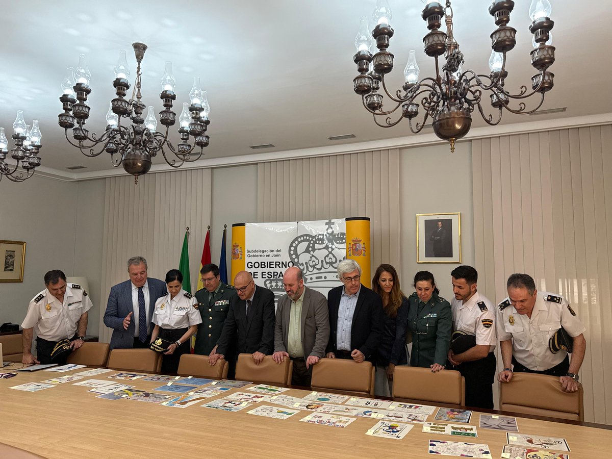 📋La Comisión provincial del Plan Director se ha reunido  para determinar el fallo de la V Edición de los concursos 'Colorea la Igualdad' y 'Que las redes sociales no te atrapen en violencias machistas'

En este curso, el alumnado de los centros educativos premiados son: