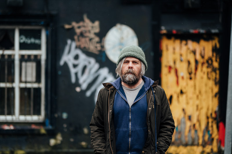 HOUSING HERO MARKS 3 YEARS OF DÁIL PROTESTS:
A Cork songwriter will mark 3 years of his weekly 1-man housing crisis protest outside Dáil Éireann today at 1pm.
For 3 years, he has travelled to Dublin every Thurs to sing ‘Everyone Should Have A Home’ 
corkindependent.com/2025/05/14/hou…