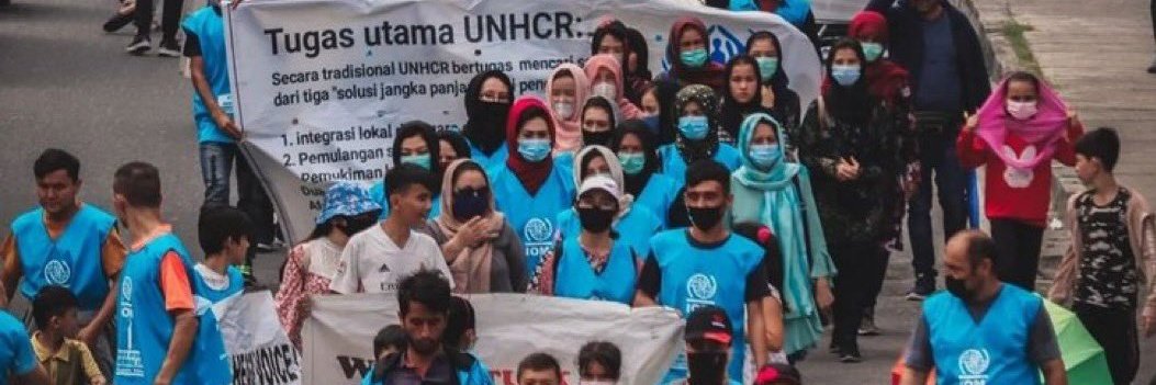 #End13YearsInLimbo_Idonesia
3567
A few months ago, a young Hazara refugee tried to burn himself in front of the UNHCR Office in Indonesia because waiting for a decade of uncertainty is not easy.