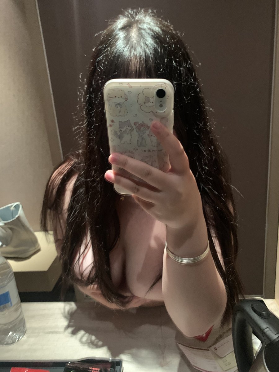 站了一个月的街胖了八斤 原来站的是美食街