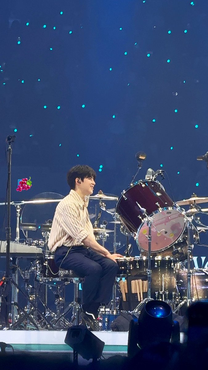 근데 ㅈㅉ 잘생겼어 영프 취소 도프 맞음 ㄹㅇ 잘생기심;;;;;