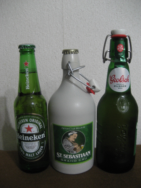 mojii1141341's tweet photo. #三枚バラ肉 ブロックで #豚角煮 を作る
旨し旨し
ビールは #オランダビール #Grolsch と #Heineken
締めは #ベルギービール St. #Sebastiaan
で決まり https://t.co/qxVdMBpKJa