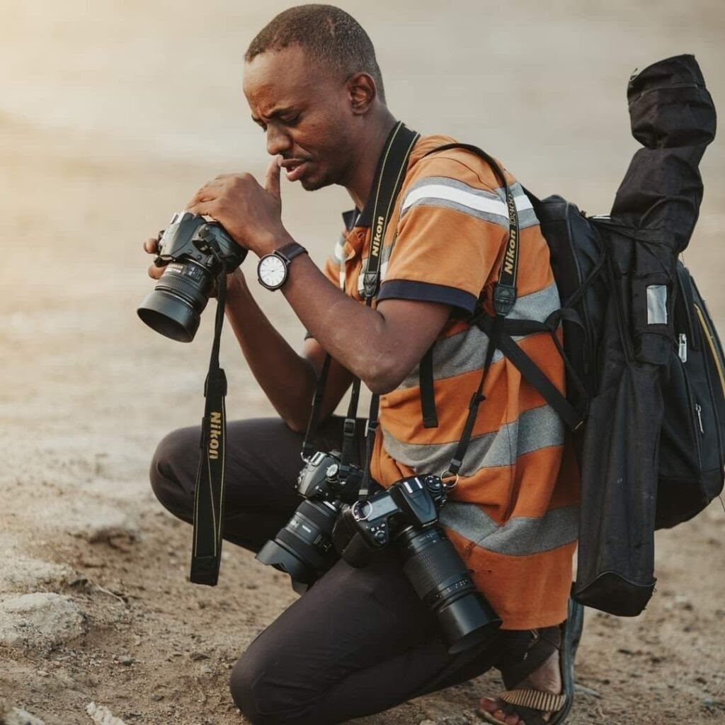 Hassan Berkia (@hassanahmedberk) on Twitter photo Photojournalist Ebrahim Nugdalla was assaulted by a group of #Sudanese in #Cairo, leaving him with deep wounds and bruises, according to the Sudanese #Journalists Syndicate.
#Sudan #Journalism
#PressFreedom
<a href="/melelm3/">MEl</a>
<a href="/ikushkush/">Isma'il Kushkush</a>
<a href="/RSF_RUG/">ReportrarUtanGrรคnser</a>
<a href="/RSF_en/">RSF in English</a> Photojournalist Ebrahim Nugdalla was assaulted by a group of #Sudanese in #Cairo, leaving him with deep wounds and bruises, according to the Sudanese #Journalists Syndicate.
#Sudan #Journalism
#PressFreedom
<a href="/melelm3/">MEl</a>
<a href="/ikushkush/">Isma'il Kushkush</a>
<a href="/RSF_RUG/">ReportrarUtanGrรคnser</a>
<a href="/RSF_en/">RSF in English</a>