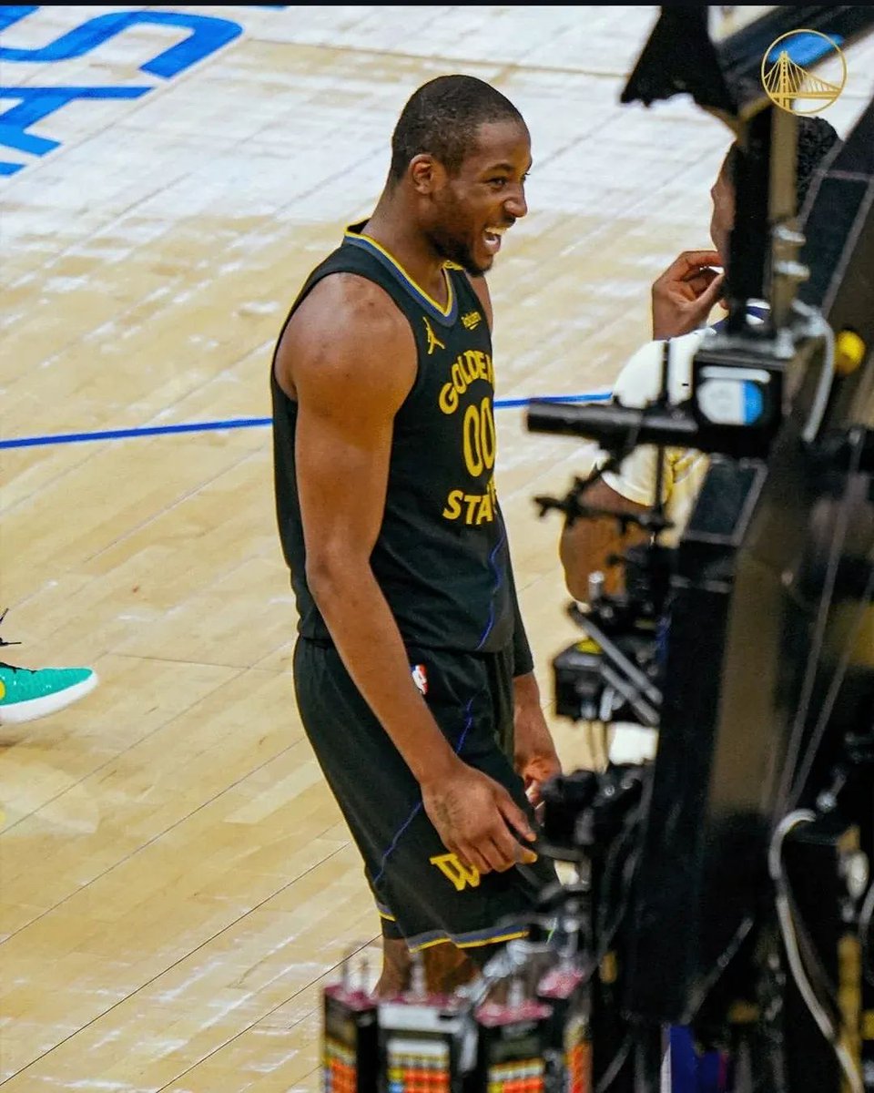 kiro_merveilles's tweet image. #NBA_Playoffs. Kuminga meilleur marqueur face à #Timberwolves 

La star congolaise, Jonathan Kuminga, devant Stev Kerr,a été le meilleur marqueur de Golden State au game 4 avec 23 Points plus un assist, malgré la défaite des warriors 110-117 face à Timberwolves. 

 au Mwana Mboka