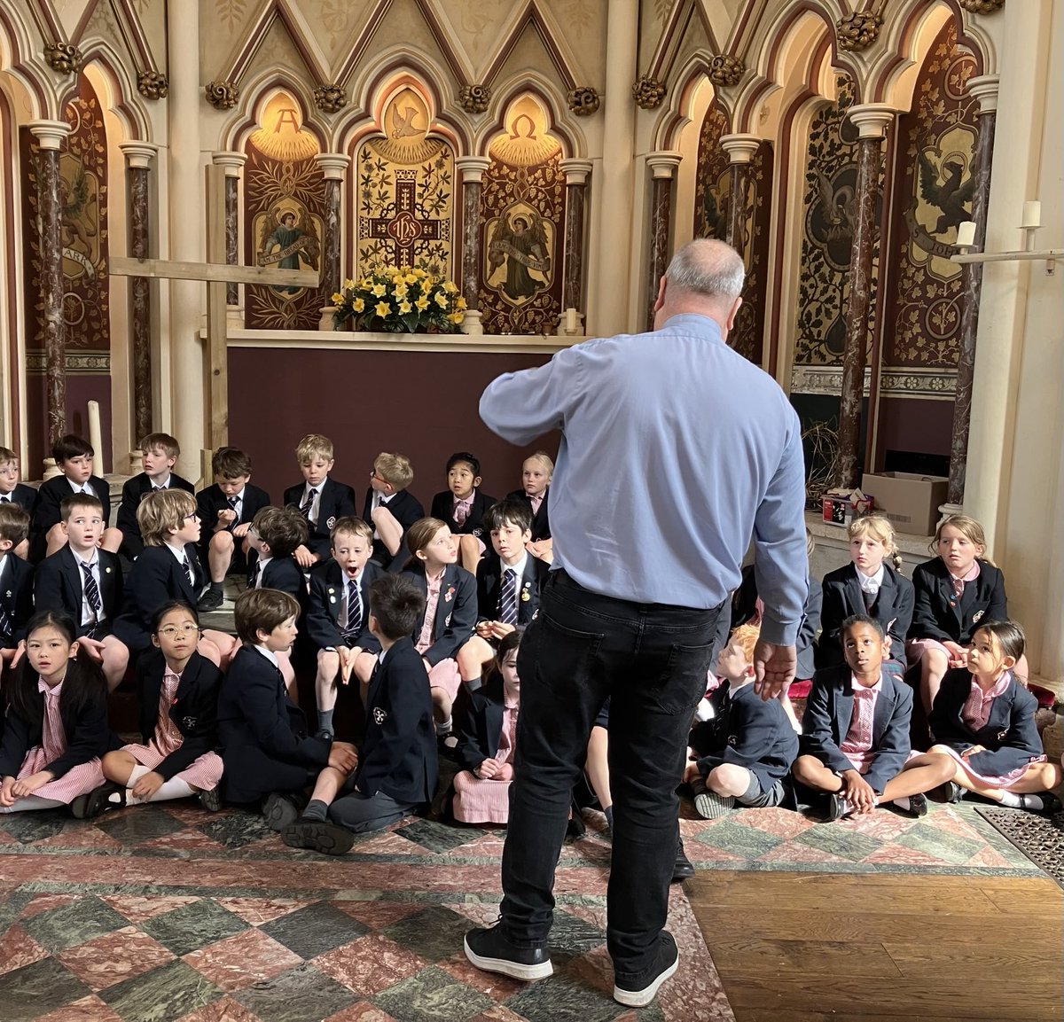 KESBathJunior's tweet image. Year 3 worked brilliantly with their partners to learn about the important features of St Michael’s Church. Thanks to Reverend Roger and his team for making us so welcome.#KESBathJuniorRS