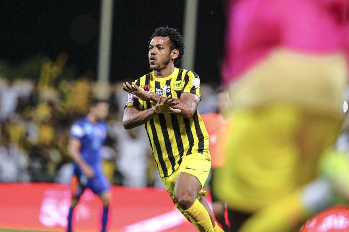 🚨🚨🚨 التاريخي رومارينهو : 

أنا سعيد جدًا لأننا سنفوز بالدوري مرة أخرى اليوم، أحب هذا النادي وجماهيره ، لقد مررت بلحظات مهمة جدًا ستبقى محفورة إلى الأبد في حياتي