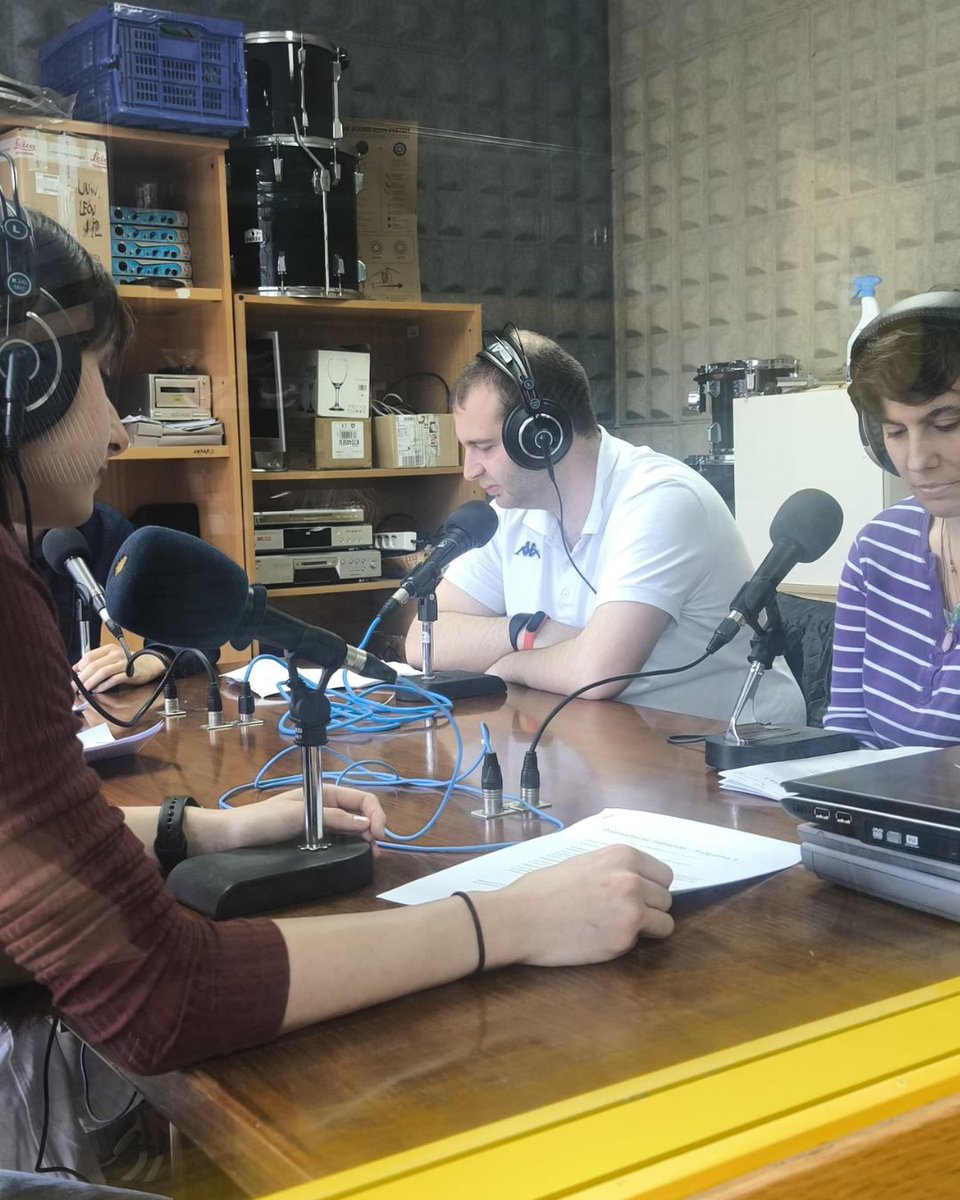 Felices de anunciar que ya hemos grabado el tercer capítulo del pódcast #DiversamenteHablando. La Asociación de Estudiantes ULEBAE del campus de #Ponferrada y <a href="/AspronaB/">Asprona Bierzo</a> colaboran para acercar la ciencia a todos, ¡un propósito fantástico!
