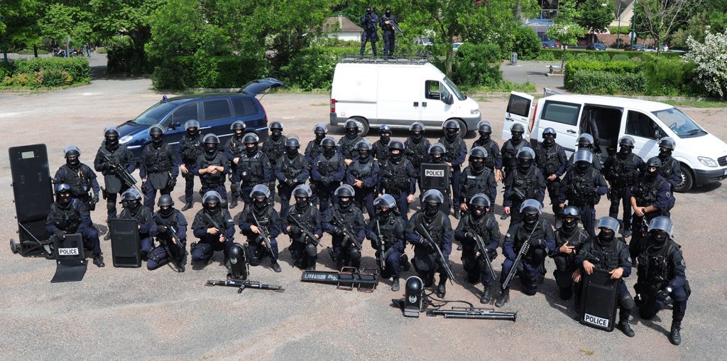 Styx_Boatman's tweet image. Quand on sait que l'État pourrait facilement gagner ce rapport de force, grâce aux différentes brigades spécialisées de la police et de la gendarmerie qui ont l'équipement et les compétences, on se rend compte que cette criminalité est un choix délibéré des politiques.