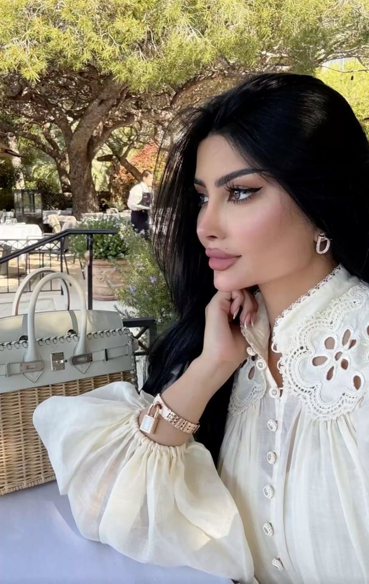 لا تلومني بالتفاخر والتباهي
يكفي إني بالعزاوي قحطانيه
#الشامخه💕