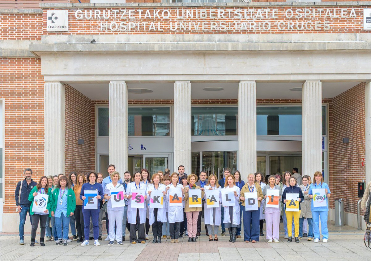 OSI EEC - Hospital Universitario Cruces (@osieecruces) on Twitter photo Gaur hasiko da <a href="/euskaraldia/">EUSKARALDIA</a> -ren laugarren edizioa.
👉Aurreko edizioan bezala, <a href="/osakidetzaEJGV/">Osakidetza</a> - ko zerbitzu erakundeetan ariguneak sortu ditugu (hau da, nahi duten pertsona guztiekin euskaraz komunikatzea bermatuko duten guneak).
#euskaraldia2025
osieec.osakidetza.eus/blog/eu/hoy-co… Gaur hasiko da <a href="/euskaraldia/">EUSKARALDIA</a> -ren laugarren edizioa.
👉Aurreko edizioan bezala, <a href="/osakidetzaEJGV/">Osakidetza</a> - ko zerbitzu erakundeetan ariguneak sortu ditugu (hau da, nahi duten pertsona guztiekin euskaraz komunikatzea bermatuko duten guneak).
#euskaraldia2025
osieec.osakidetza.eus/blog/eu/hoy-co…