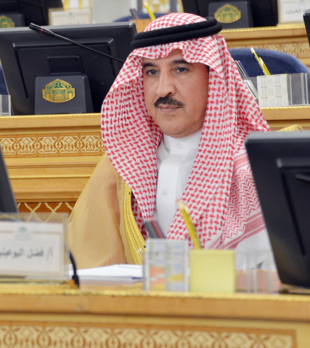 عضو الشورى فضل البوعينين يدعو لاعتماد التمويل الخارجي بدلًا من المحلي لحماية السيولة وتعزيز تمويل القطاع الخاص محذرًا من أن توسع الديون المحلية يُزاحم البنوك ويُرهق الاقتصاد

alriyadh.com/2132304
#جريدة_الرياض