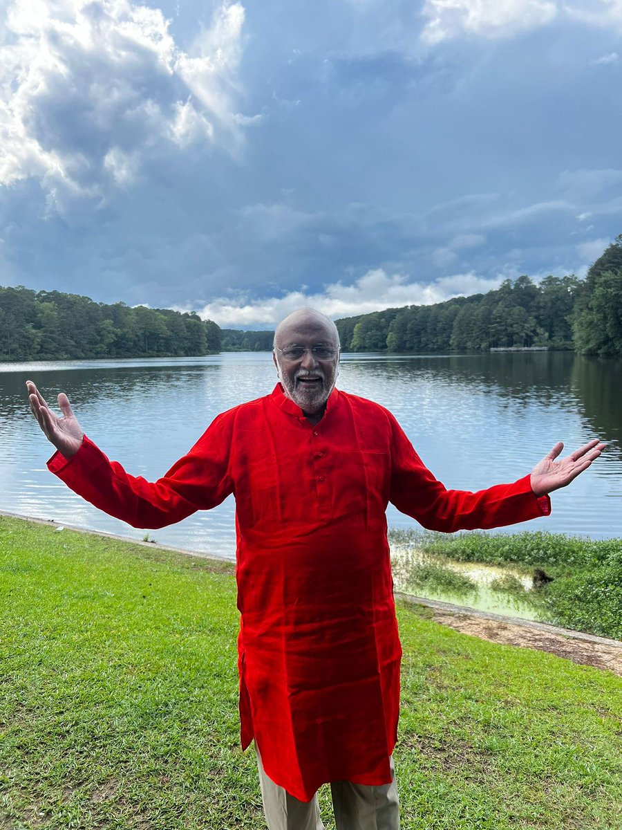 Prasanna_Trust's tweet photo. In the land where the Wright brothers gave wings to dreams, I’m reminded when your WHY is clear, life lifts off. Purpose turns effort into magic.
– Swami Sukhabodhananda
#clarityofpurpose #growthmindset #lifewithvision #northcarolinadiaries #swamisukhabodhananda #prasannatrust https://t.co/hx7ze22K6Y