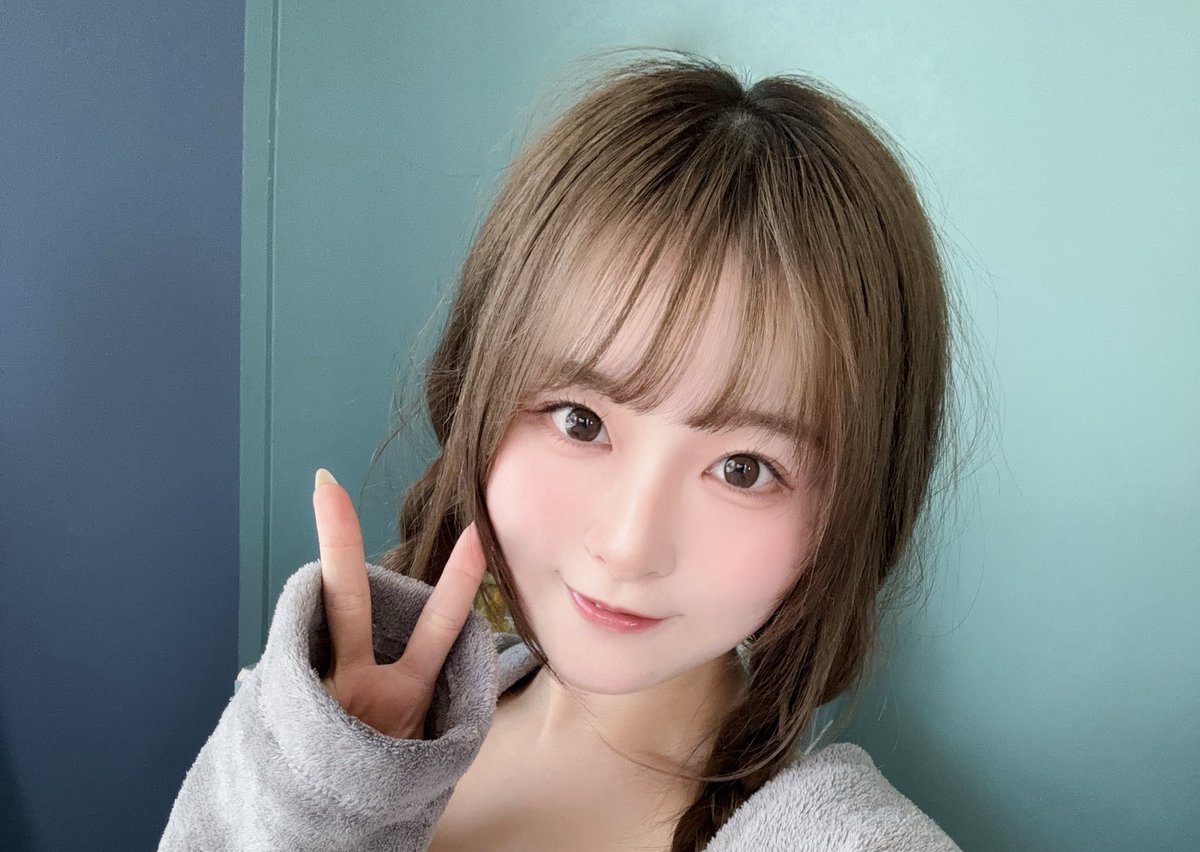 ✨🎊大切なお知らせ🎊✨】 ましろの中の人が5月22日発売日の集英社