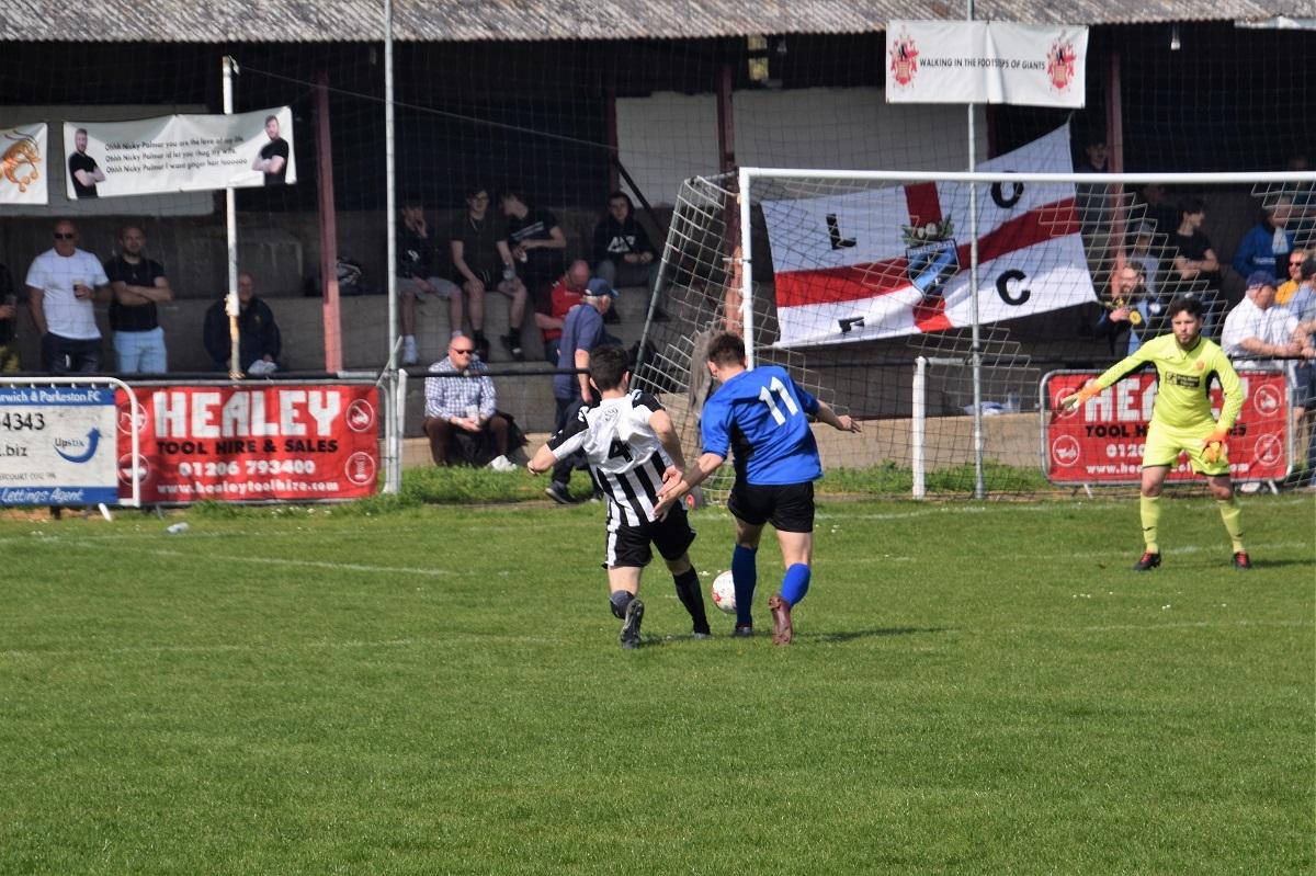 Harwich & Parkeston FC History (@hpfchistory) on Twitter photo π€ So, <a href="/LittleOakleyFC/">ππ’πππ₯π πππ€π₯ππ² π
π</a>, we meet again.
π€― Last 5 competitive attendances between <a href="/OfficialHarwich/">Harwich and (P)arkeston FC</a> and #LOFC. It's going to be big...
π¦ 551 β ECL D1C β 11/3/20
π¦ 620 β ECL D1S β 28/12/19
π° 370 β ESC R1 β 3/9/19
π¦ 643 β ECL D1S β 22/4/19 (pictured)
π° 587 β ECL D1S β 26/12/18 π€ So, <a href="/LittleOakleyFC/">ππ’πππ₯π πππ€π₯ππ² π
π</a>, we meet again.
π€― Last 5 competitive attendances between <a href="/OfficialHarwich/">Harwich and (P)arkeston FC</a> and #LOFC. It's going to be big...
π¦ 551 β ECL D1C β 11/3/20
π¦ 620 β ECL D1S β 28/12/19
π° 370 β ESC R1 β 3/9/19
π¦ 643 β ECL D1S β 22/4/19 (pictured)
π° 587 β ECL D1S β 26/12/18