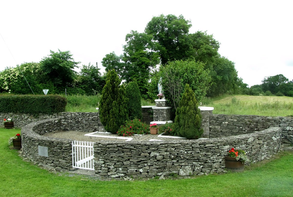 Discover 'The Irish Countryside' in Our Lady's Month of May.

Listen in on Thursdays at 4PM (Irish Time) 11AM (ET), on Fridays a 4AM (11PM ET) and Sundays at 6AM (1 AM ET) on Radio Maria Ireland.
radiomaria.ie/how-to-listen/
#theirishcountryside