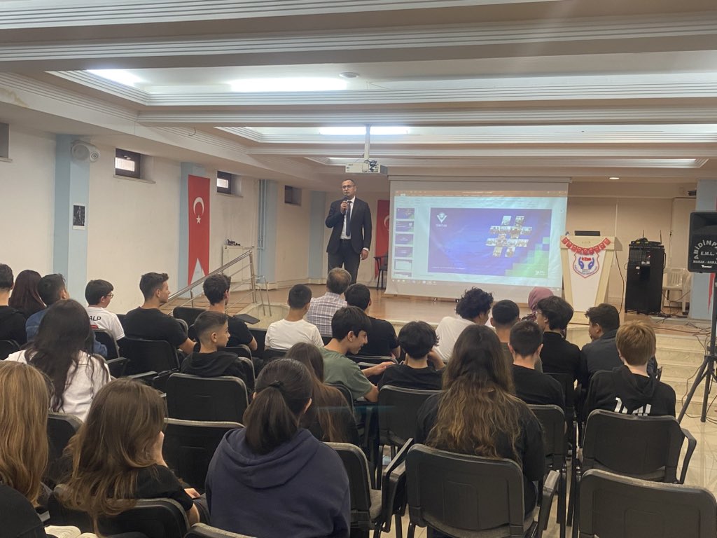 IspartaTEAL's tweet photo. TÜBİTAK Bilim ve Toplum Başkanlığı tarafından düzenlenen Bilim Söyleşilerine konuşmacı olarak katılan Sayın Doç. Dr. Kıyas KAYAALP tarafından öğrencilerimize Yapay Zeka ile ilgili bilgi verilmiştir.Kendilerine teşekkür ediyoruz.
@ispartamem https://t.co/SQ3zvllI7d
