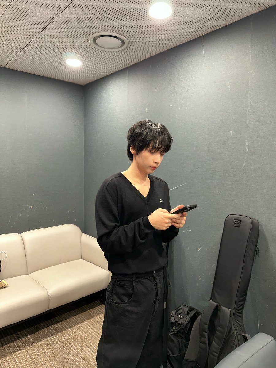 jeongsewoon_twt's tweet photo. goodbye! @ 250515 Mcountdown https://t.co/wYM9r86lEB
