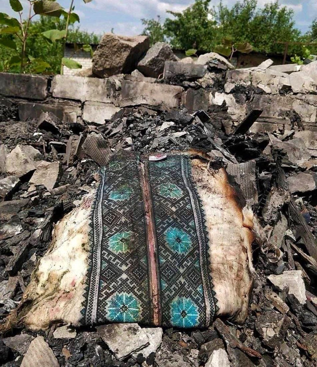 Happy #VyshyvankaDay. 

Please don’t forget Ukraine. 🇺🇦